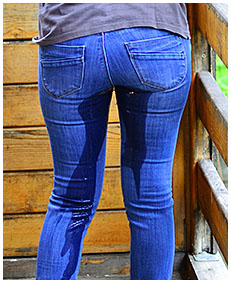 crazy piss in jeans 2