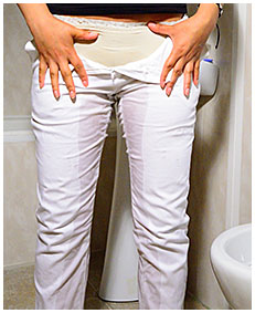 white pants piss with sara 05