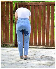 peeing in jeans 04