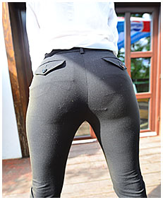 office lady wets her black pants 00