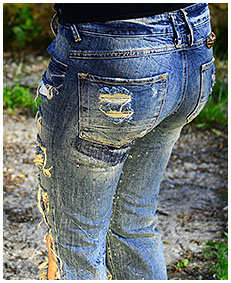 female desperation in torn jeans 05