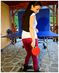 dee plays ping pong with wet pants she has pissed herself 05