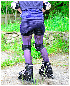 roller skate pee accident shorts and pantyhose 03