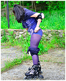 roller skate pee accident shorts and pantyhose 05