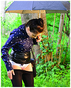 pantyhose accident in rain 04
