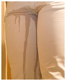 dominika wetting white jeans 021