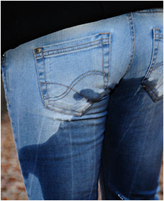peeing jeans  00000038 friends