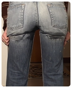 woman pissing her jeans drunk